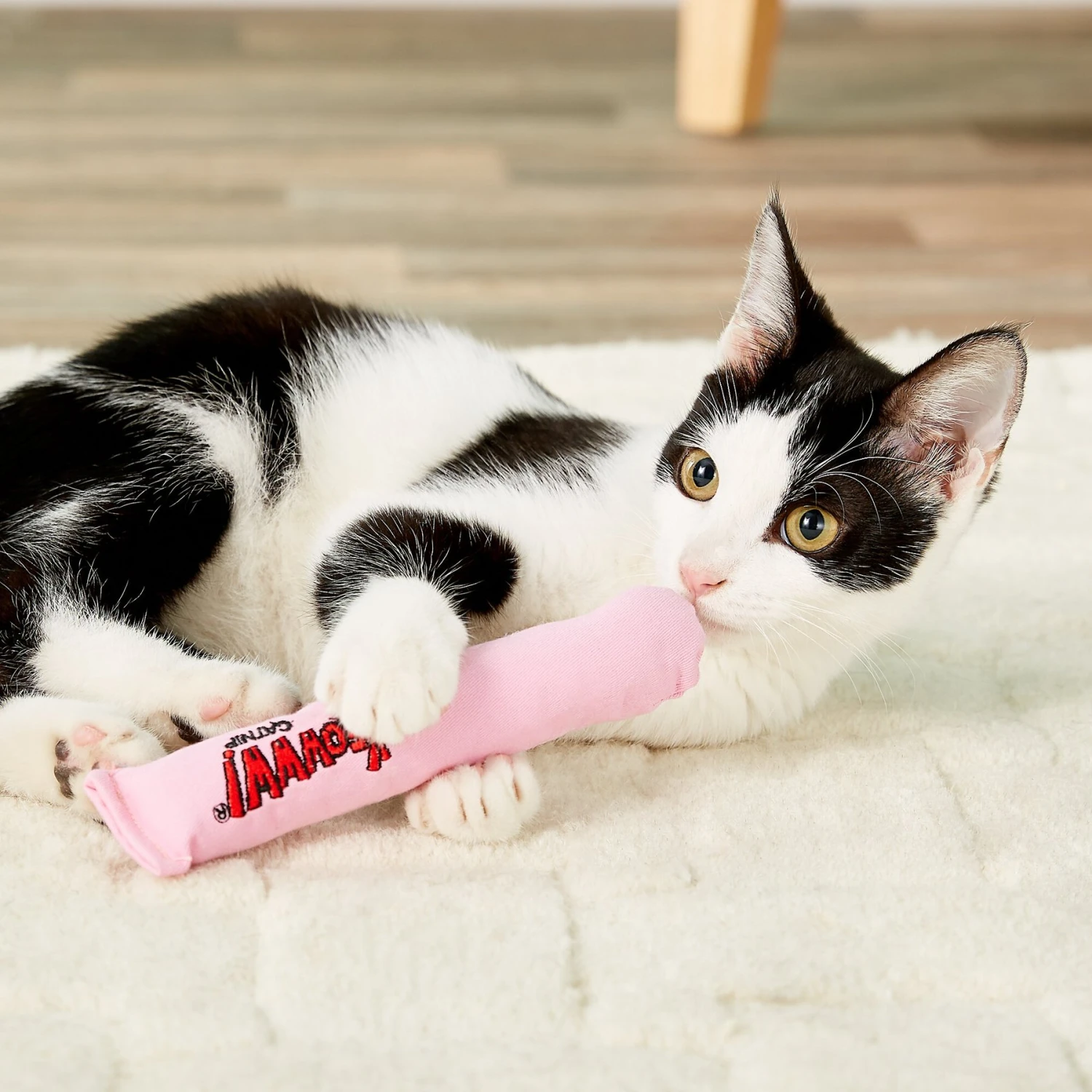 Yeowww! Catnip Cigar It's A Girl Cat Toy 4 Yeowww! Catnip Cigar It's A Girl Cat Toy - Image 2